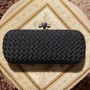 BOTTEGA VENETA Knot Clutch Sold Out worldwide.
